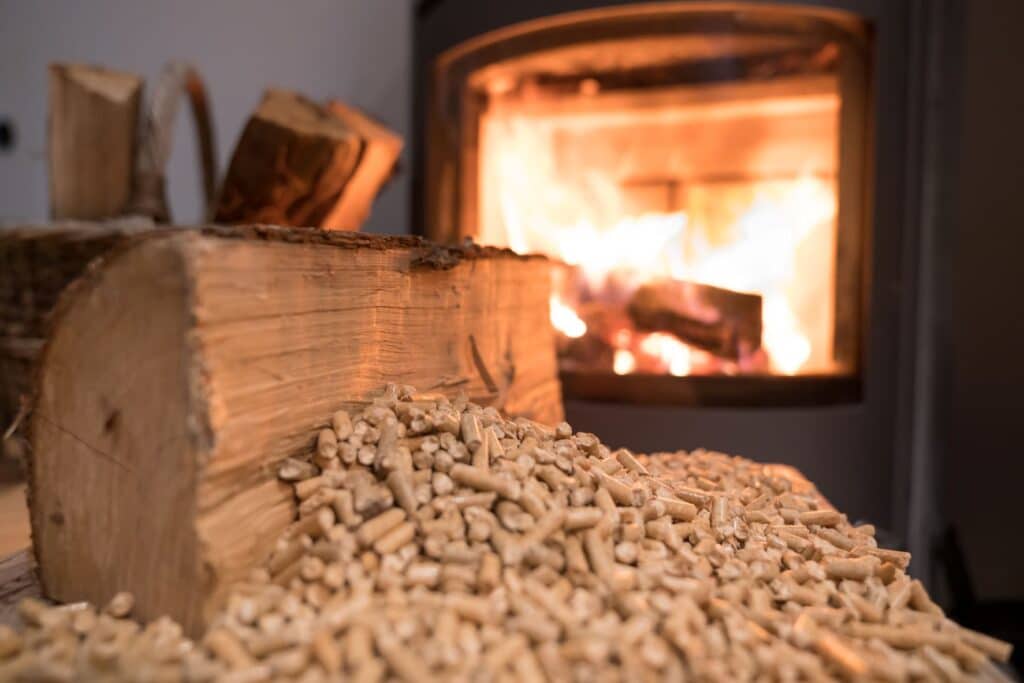 Investir dans un poêle à pellets écologique.